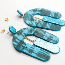 Charger l'image dans la galerie, Boucles d'oreilles en cuir •SOCA• à motifs