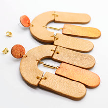 Charger l'image dans la galerie, Boucles d'oreilles en cuir •SOCA• ocres