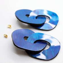 Charger l&#39;image dans la galerie, Boucles d&#39;oreilles en cuir •DAGDA• bleues