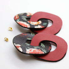 Charger l&#39;image dans la galerie, Boucles d&#39;oreilles en cuir •DAGDA• fleuries