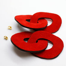 Charger l'image dans la galerie, Boucles d'oreilles en cuir •DAGDA• rouges