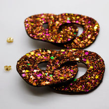 Charger l'image dans la galerie, Boucles d'oreilles en cuir •DAGDA• à paillettes