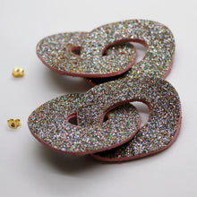 Charger l'image dans la galerie, Boucles d'oreilles en cuir •DAGDA• à paillettes