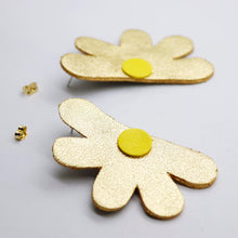 Charger l'image dans la galerie, Boucles d'oreilles en cuir •AUBA• dorées