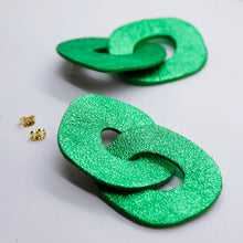 Charger l'image dans la galerie, Boucles d'oreilles en cuir •DAGDA• vertes