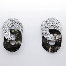 Charger l'image dans la galerie, Boucles d'oreilles en cuir •DAGDA• à paillettes