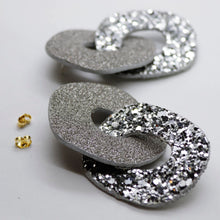 Charger l'image dans la galerie, Boucles d'oreilles en cuir •DAGDA• à paillettes