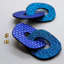 Charger l'image dans la galerie, Boucles d'oreilles en cuir •DAGDA• à paillettes