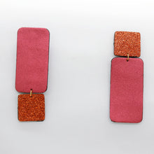 Charger l'image dans la galerie, Boucles d'oreilles en cuir •GYNE• à paillettes