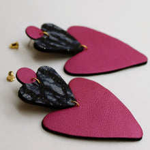 Charger l'image dans la galerie, Boucles d'oreilles en cuir •BELLÄ• violettes