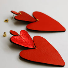 Charger l'image dans la galerie, Boucles d'oreilles en cuir •BELLÄ• rouges