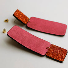 Charger l'image dans la galerie, Boucles d'oreilles en cuir •GYNE• à paillettes