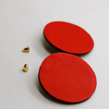 Charger l'image dans la galerie, Boucles d'oreilles en cuir •SUNI• rouges
