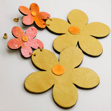 Charger l'image dans la galerie, Boucles d'oreilles •FLORBA• moutarde