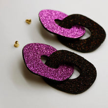 Charger l'image dans la galerie, Boucles d'oreilles en cuir •DAGDA• à paillettes