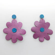Charger l'image dans la galerie, Boucles d'oreilles en cuir •SAINTA• violettes