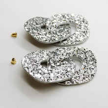 Charger l'image dans la galerie, Boucles d'oreilles en cuir •DAGDA• à paillettes