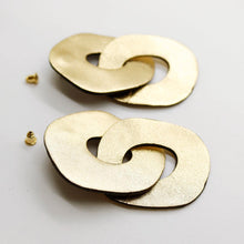Charger l'image dans la galerie, Boucles d'oreilles en cuir •DAGDA• dorées