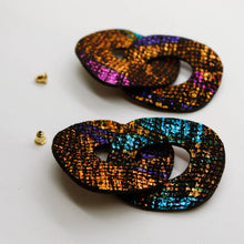 Charger l'image dans la galerie, Boucles d'oreilles en cuir •DAGDA• pailletées