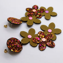 Charger l'image dans la galerie, Boucles d'oreilles en cuir •NENETTE• à paillettes
