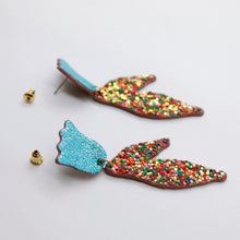 Charger l'image dans la galerie, Boucles d'oreilles en cuir •BIBA• à paillettes