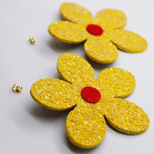 Charger l'image dans la galerie, Boucles d'oreilles en cuir •RITA• à paillettes