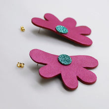 Charger l'image dans la galerie, Boucles d'oreilles en cuir •AUBA• framboise