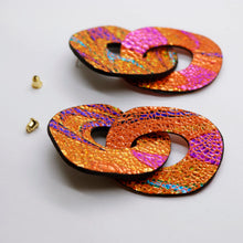 Charger l'image dans la galerie, Boucles d'oreilles en cuir •DAGDA• pailletées