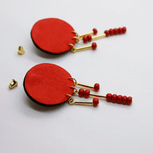 Charger l'image dans la galerie, Boucles d'oreilles en cuir •MINI-SUNI• rouges