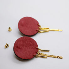 Charger l'image dans la galerie, Boucles d'oreilles en cuir •MINI-SUNI• rouges