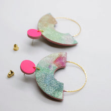 Charger l'image dans la galerie, Boucles d'oreilles en cuir •GRACIEUSES• pailletées