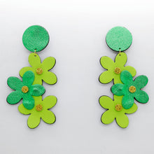 Charger l'image dans la galerie, Boucles d'oreilles en cuir •NENETTE• vertes