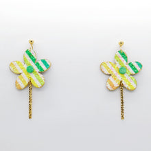 Charger l'image dans la galerie, Boucles d'oreilles en cuir •MILA• à paillettes