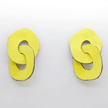 Charger l'image dans la galerie, Boucles d'oreilles en cuir •DAGDA• jaunes