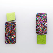 Charger l'image dans la galerie, Boucles d'oreilles en cuir •GYNE• à paillettes