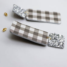 Charger l'image dans la galerie, Boucles d'oreilles en cuir •GYNE• à motifs