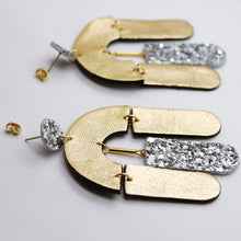 Charger l'image dans la galerie, Boucles d'oreilles en cuir •SOCA• à paillettes