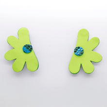 Charger l'image dans la galerie, Boucles d'oreilles en cuir •AUBA• vertes
