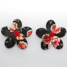Charger l'image dans la galerie, Boucles d'oreilles en cuir •RITA• fleuries