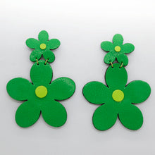 Charger l'image dans la galerie, Boucles d'oreilles •FLORBA• vertes