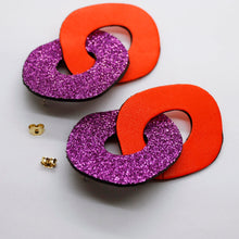 Charger l'image dans la galerie, Boucles d'oreilles en cuir •DAGDA• à paillettes