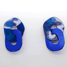Charger l'image dans la galerie, Boucles d'oreilles en cuir •DAGDA• bleues