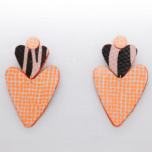 Charger l'image dans la galerie, Boucles d'oreilles en cuir •BELLÄ• à motifs