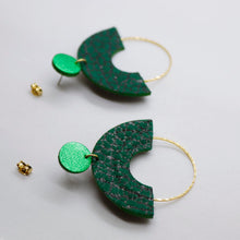Charger l'image dans la galerie, Boucles d'oreilles en cuir •GRACIEUSES• vertes