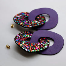 Charger l'image dans la galerie, Boucles d'oreilles en cuir •DAGDA• à paillettes