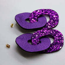 Charger l'image dans la galerie, Boucles d'oreilles en cuir •DAGDA• à paillettes