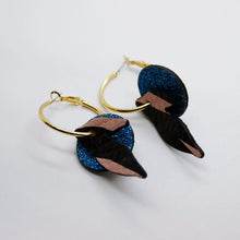 Charger l'image dans la galerie, Boucles d'oreilles en cuir •ROSALIA• à paillettes
