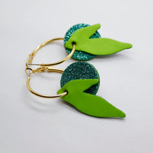 Charger l'image dans la galerie, Boucles d'oreilles en cuir •ROSALIA• à paillettes