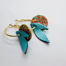 Charger l'image dans la galerie, Boucles d'oreilles en cuir •ROSALIA• à paillettes
