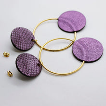 Charger l'image dans la galerie, Boucles d'oreilles en cuir •RONA• violettes